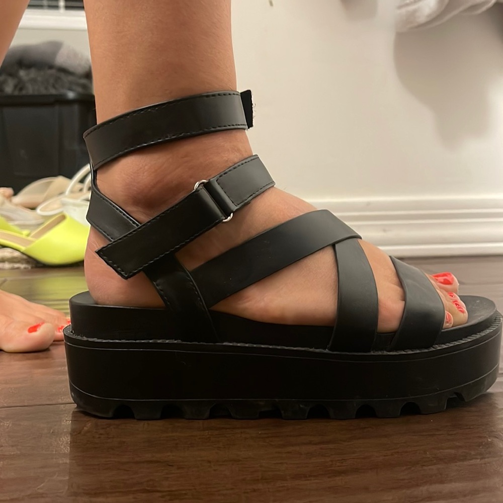 GLADIATOR STYLE SANDALS